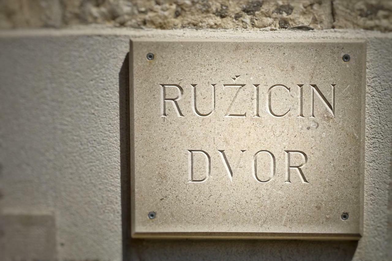 Ruzicin Dvor Apartment Повля Екстериор снимка